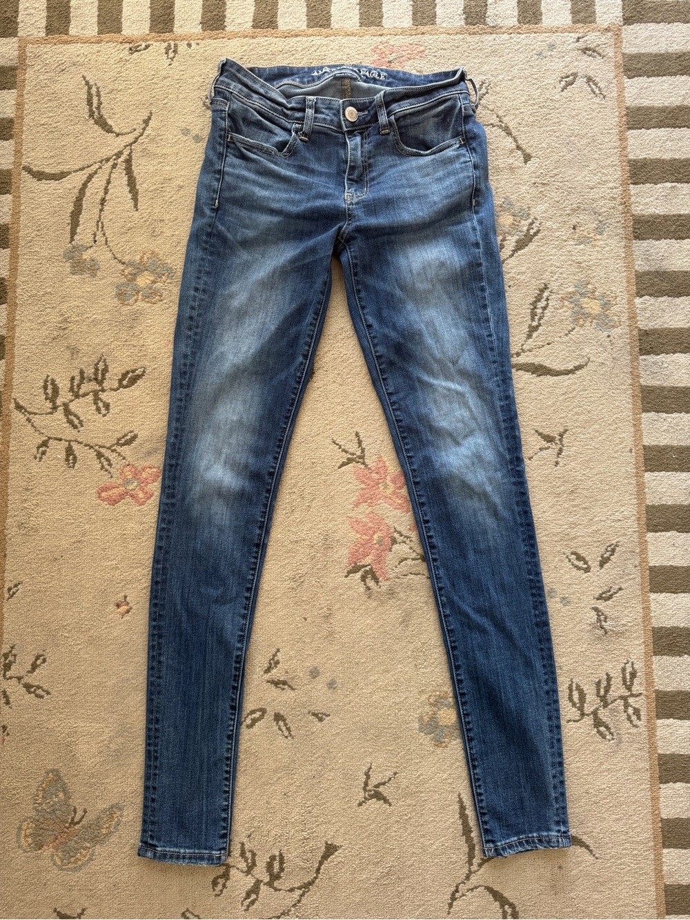 American Eagle Dark Blue Skinny Jeans. Size 6. Xtra long. Super stretch